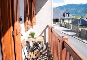 2-room apartment with balcony and pool