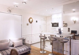 2 ROOMS WITH VIEW IN THE HEART OF THE CONFIDENTIAL MARAIS