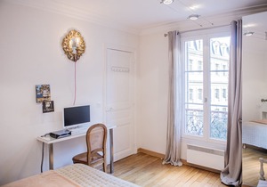2 ROOMS WITH VIEW IN THE HEART OF THE CONFIDENTIAL MARAIS