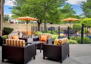 2 Spacious Units! FREE Parking, Pets Allowed, Close to Burlington Mall!