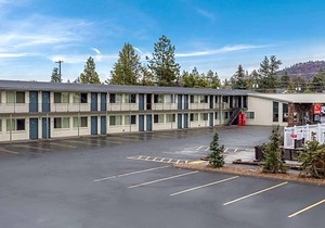 2-Star Hotel ∙ Bend Inn & Suites