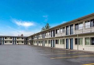 2-Star Hotel ∙ Bend Inn & Suites