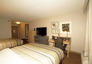 2-Star Hotel ∙ Country Inn & Suites by Radisson, Greenfield, IN
