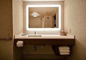 2-Star Hotel ∙ Holiday Inn Express Newport North - Middletown, an IHG Hotel