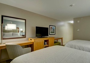 2-Star Hotel ∙ Hampton Inn Boston - Westborough