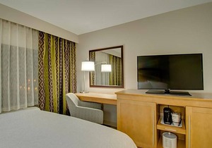 2-Star Hotel ∙ Hampton Inn Boston - Westborough