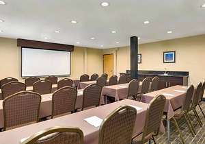 2-Star Hotel ∙ Hampton Inn - Portland/Clackamas