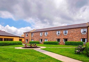 2-Star Hotel ∙ Quality Inn Salisbury