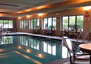 2-Star Hotel ∙ Hampton Inn Chicago-O'Hare International Airport