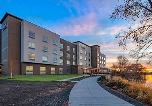 2-Star Hotel ∙ Fairfield Inn & Suites by Marriott Klamath Falls