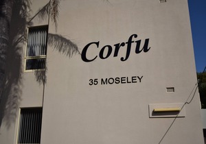 200 m away from the 'Golden Mile'- exclusive Esplanade Glenelg. Free parking.