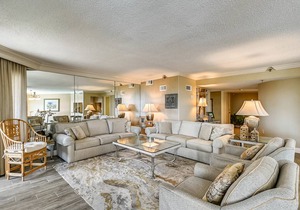 200 m² Condo ∙ 3 bedrooms ∙ 8 guests