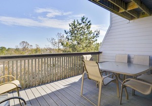 2026 PRE SEASON THROUGH JUNE RATES CUT 5%! MINI WEEKS OPEN! OCEAN FRONT Free Golf at Bear Trap Dunes and MORE! This absolutely gorgeous unit features multi- level living with 4 bedrooms, 2.5 baths