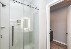 208 Bright 1BDR Downtown Parking WiFi Walk to All