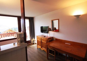 210m from shops, 3rd floor, balcony, tv, ski locker, 30m², Alpe d'Huez