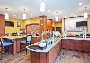 24 Hour Business Center + Heated Outdoor Pool | Studio Close to Downtown Austin