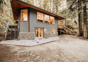 268 m² Cabin ∙ 3 bedrooms ∙ 11 guests