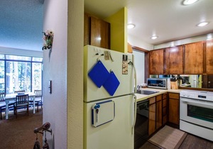 28SW - Fireplace - Dishwasher - Washer/Dryer - Sleeps 4 by RedAwning