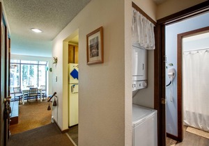 28SW - Fireplace - Dishwasher - Washer/Dryer - Sleeps 4 by RedAwning