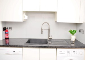 (29EW-11) Dreams Serviced Accommodations- Staines/Heathrow