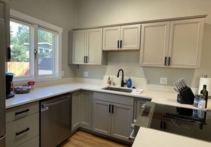 2BD/2BA Duplex – Sleeps 4–6, Direct Access to Coastal Trail & Westchester Lagoon