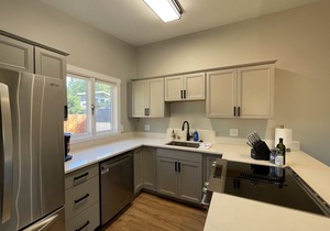 2BD/2BA Duplex – Sleeps 4–6, Direct Access to Coastal Trail & Westchester Lagoon