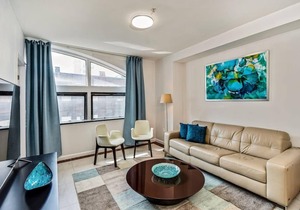 2BD Apartment next to Reading terminal and convention center