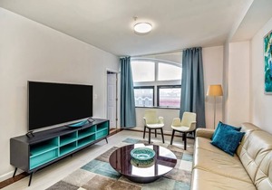 2BD Apartment next to Reading terminal and convention center