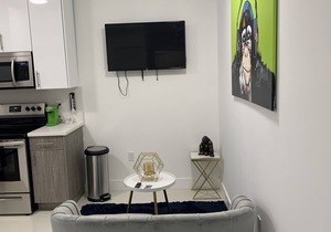 2BD Apt mins from Miami Design, Midtown, Wynwood, & Beaches!