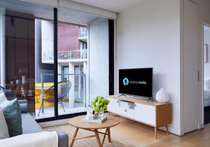 2BR Apt With Yarra River Views & Parking