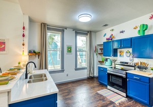 2BR King William Home - Gated Parking + Pets