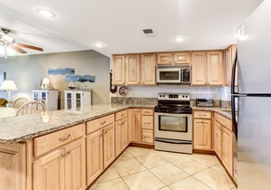 2nd Floor 2 Bed/2 Bath Beachfront condo sleeps 6. patio & pool.