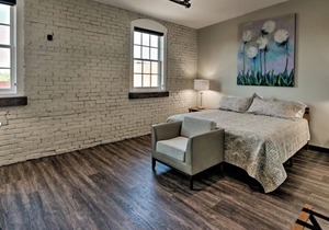 2nd Street Inn Room #13