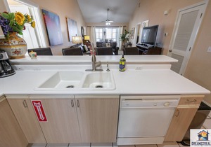 3 BDR Condo ~ Near the Strip and Golf Course ~ FREE TICKETS INCLUDED! (CH4-5)