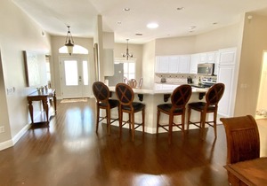3 bdrm/2 bath close to Lake Sumter Landing with golf cart!