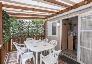 3 Bed - Sleeps 6 - Air-Con - Free Parking