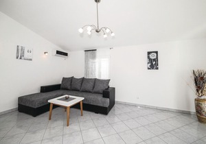 3 bedroom accommodation in Kastel Novi