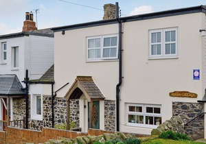 3 bedroom accommodation in Craster