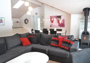 3 bedroom accommodation in Give