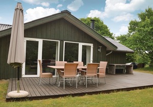 3 bedroom accommodation in Give