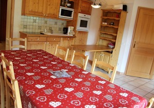 3-bedroom apartment for 6-8 people with balcony and garage in La Clusaz