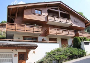 3-bedroom apartment for 6-8 people with balcony and garage in La Clusaz