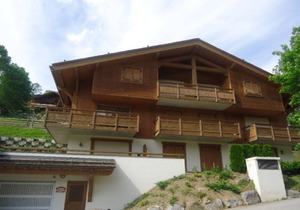 3-bedroom apartment for 6-8 people with balcony and garage in La Clusaz