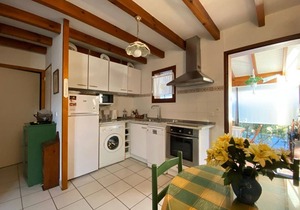 3-Bedroom Villa with Parking and Pool Access