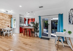 3 Bedrooms Miami Home with Pool and Summer Kitchen Close to Design District