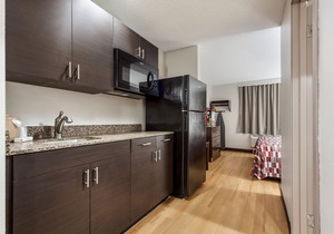 3 Classic Units Fit for Families! FREE Parking, Pets Allowed, Near Old Market!