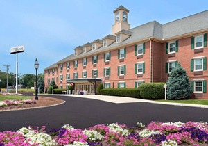 3 Convenient Units! FREE Parking, Pets Allowed, Close to Burlington Mall!