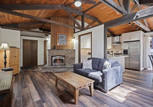 3 Killdeer - Remodeled! Close to Village, SHARC Passes, Hot Tub, Bikes, Luxury Linens