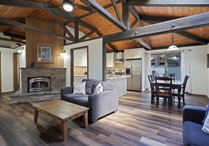 3 Killdeer - Remodeled! Close to Village, SHARC Passes, Hot Tub, Bikes, Luxury Linens