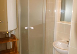 3 pièces au pied des pistes avec balcon, 2 chambres - FR-1-557-23
